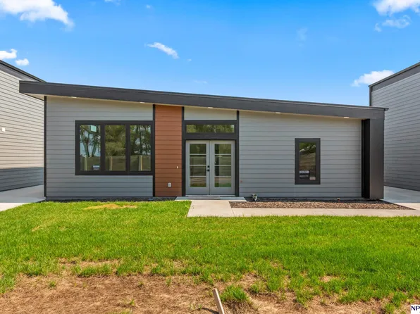 10270 Riverside Ln #146, Blair, NE 68008