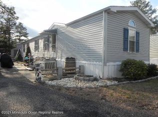 4 Panda Ln, Whiting, NJ 08759