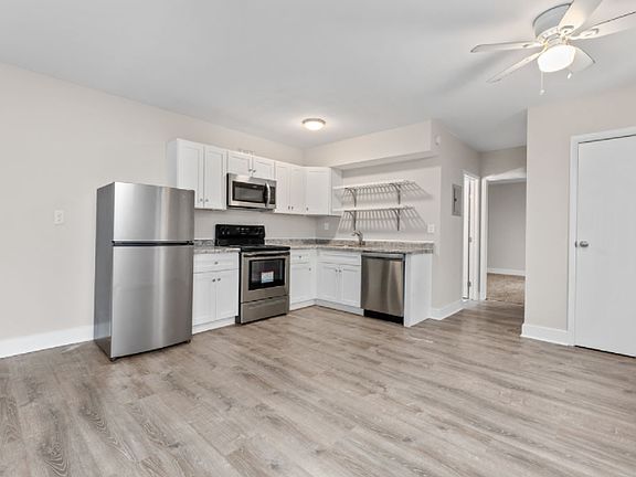 4th image of 245 S 2nd St #10