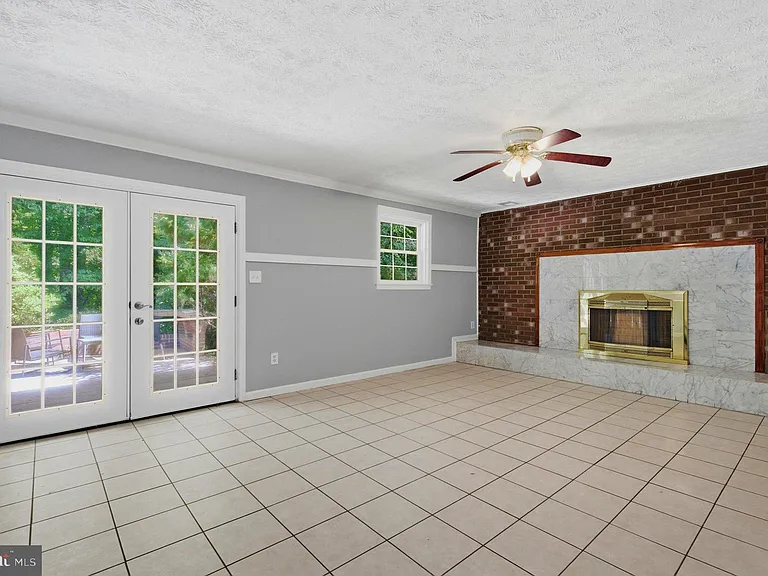 4915 Powell Rd — Photo 12