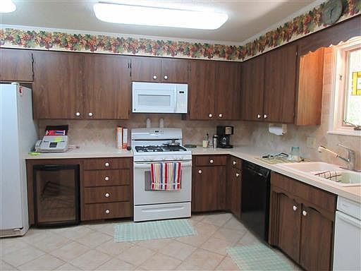4th image of 837 Asbury Dr