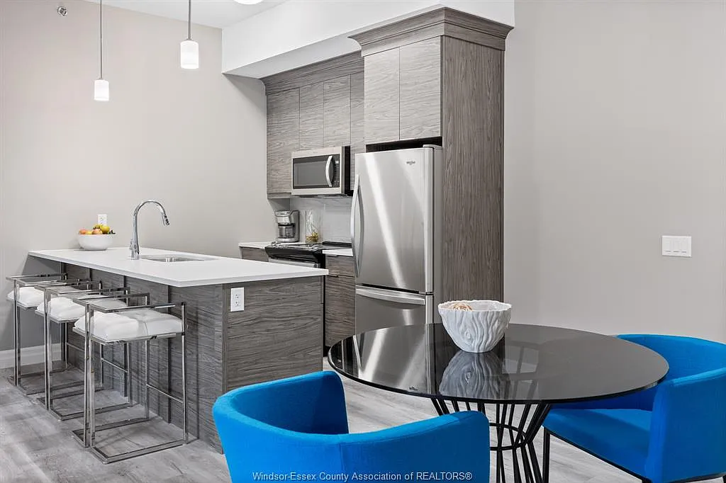 2 bed, 2.0 bath, 1113 sqft, $2,145 — Photo 3