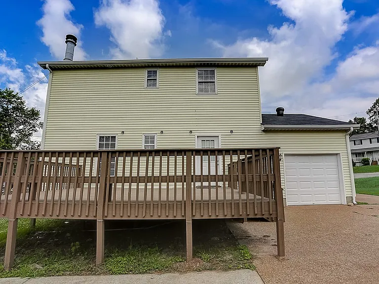 200 Retreat Ct W — Photo 12