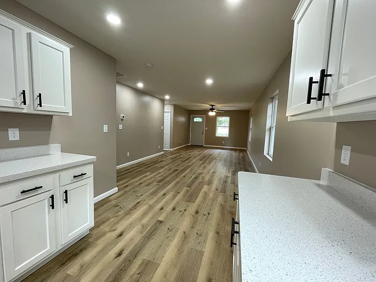 2200 Ash St — Photo 12