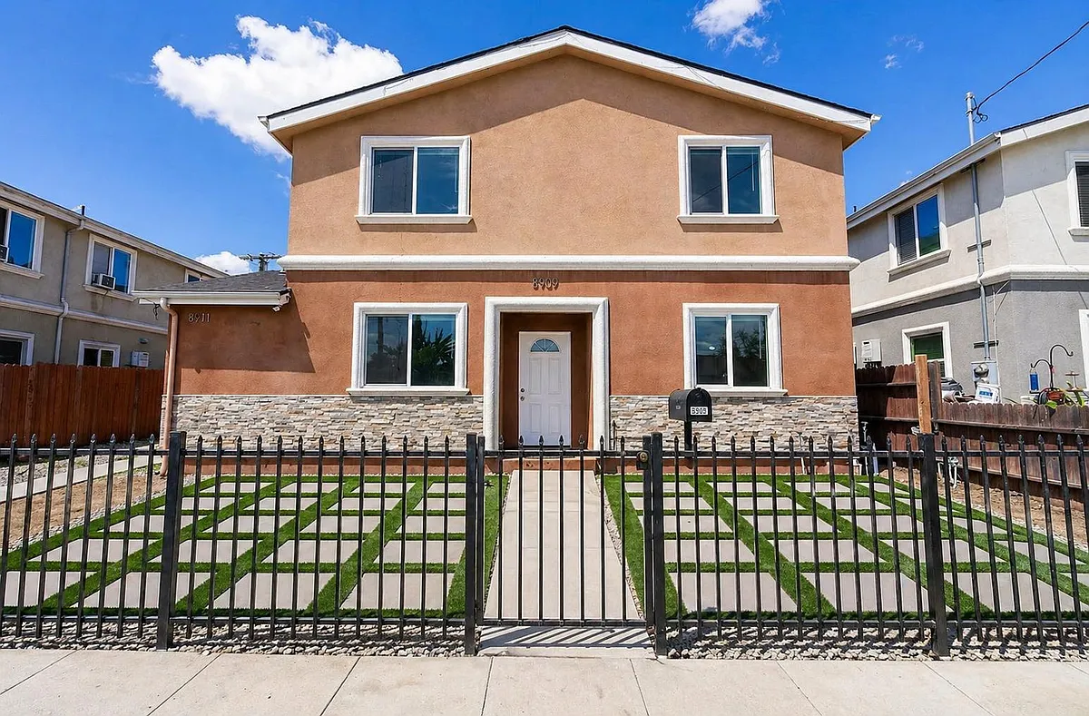Building Photo - 8909 S San Pedro St