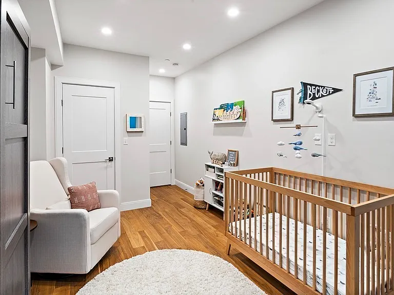 303 Sumner St #3R — Photo 20