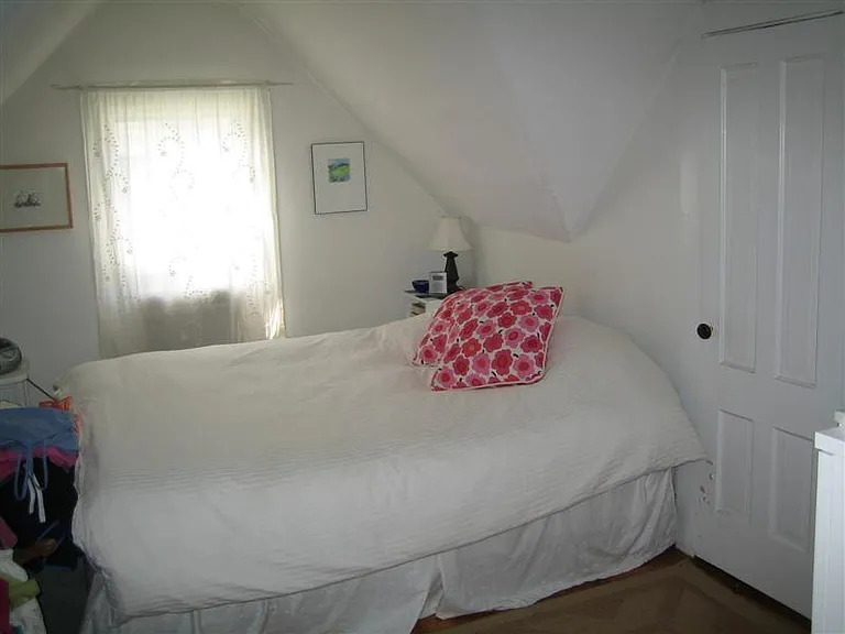 48 Burnside Ave #3 — Photo 4