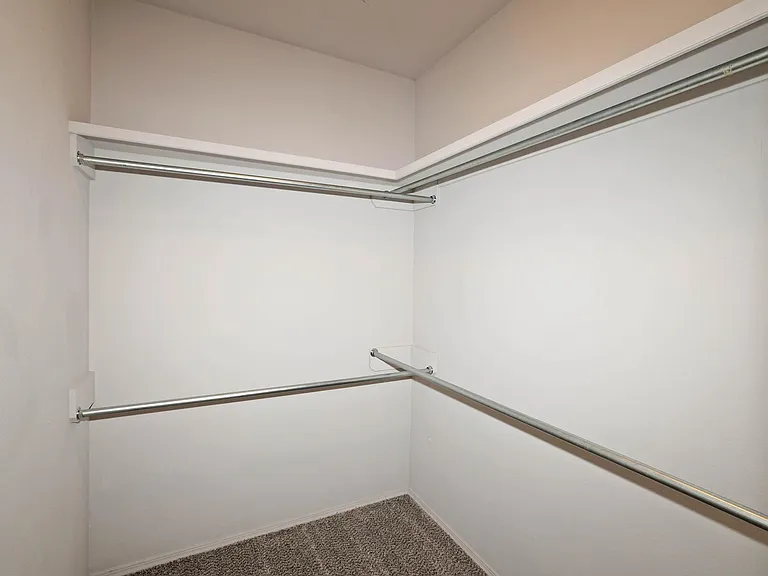 7501 Continental Pkwy — Photo 37