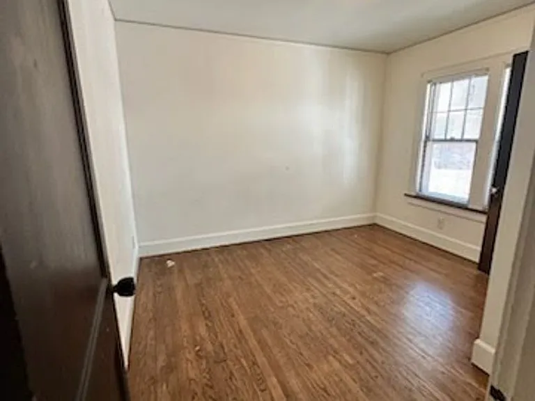 823 Central Ave — Photo 3