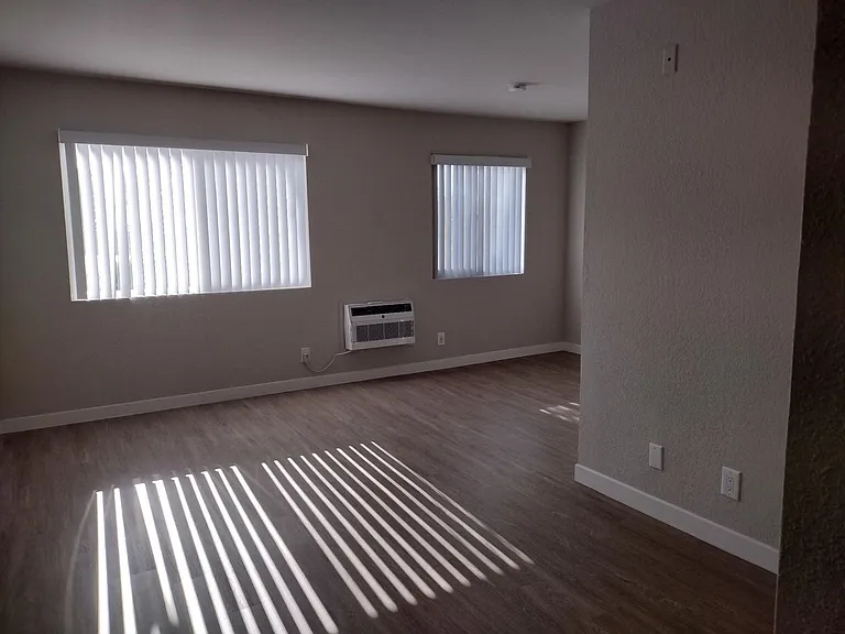 Mesa Palms Apartments — Photo 27