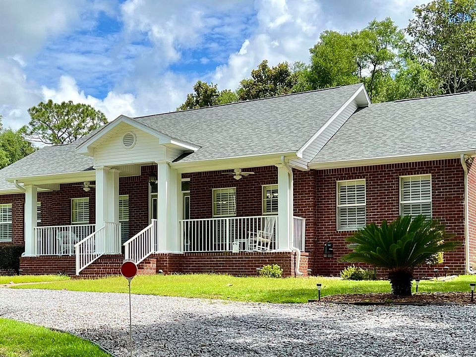 1st image of 258 Lake Holley Cir