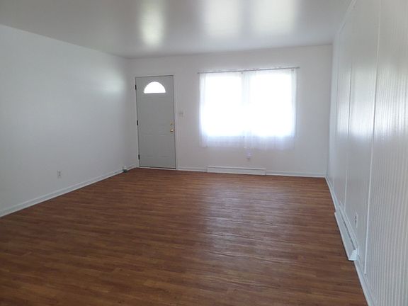 2nd image of 133 Joanne Ln