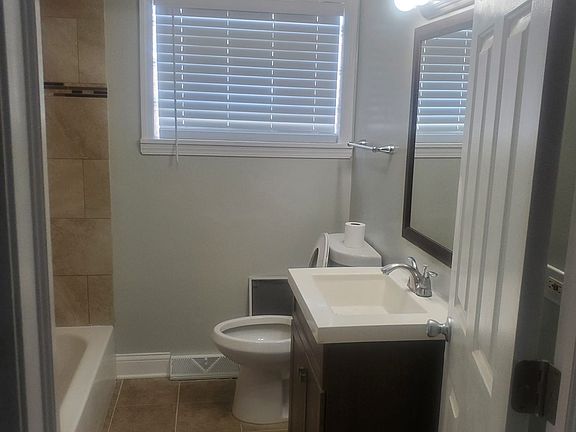 4th image of 6224 W Diversey Ave APT 1