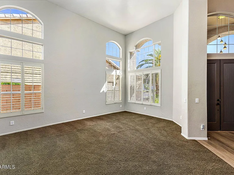 730 N Ithica St — Photo 9