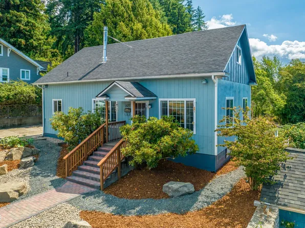 227 E Graham St, Toledo, OR 97391