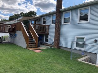 25 Freedom Ct, Johnston, RI 02919