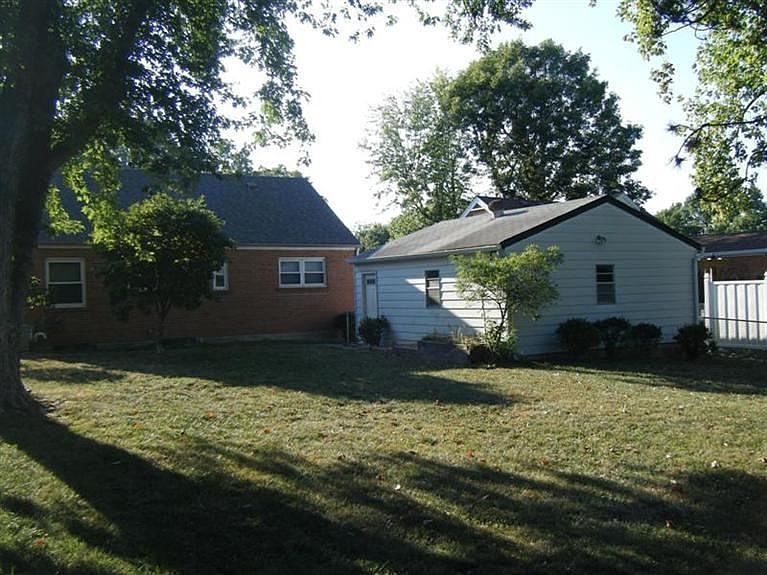 2nd image of 222 W Crest Dr