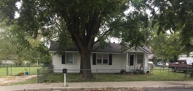 2nd image of 2949 W Calhoun St