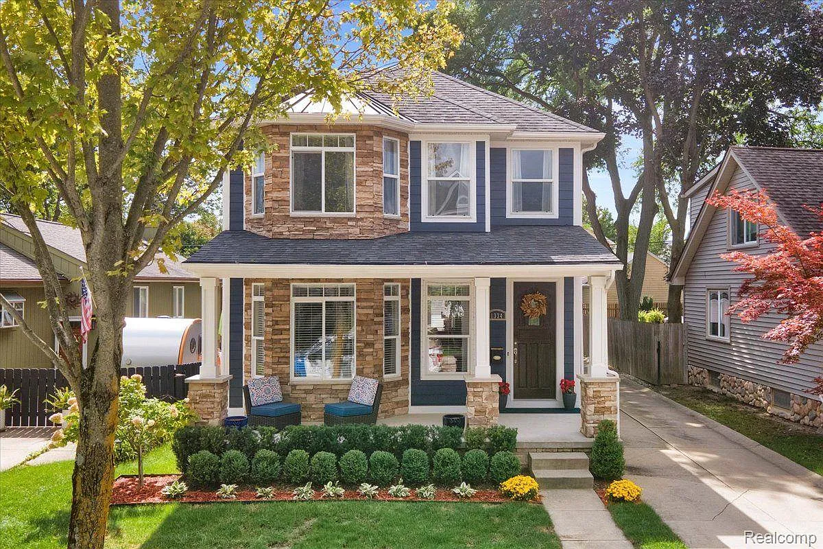 1334 Cole Ave photo 1