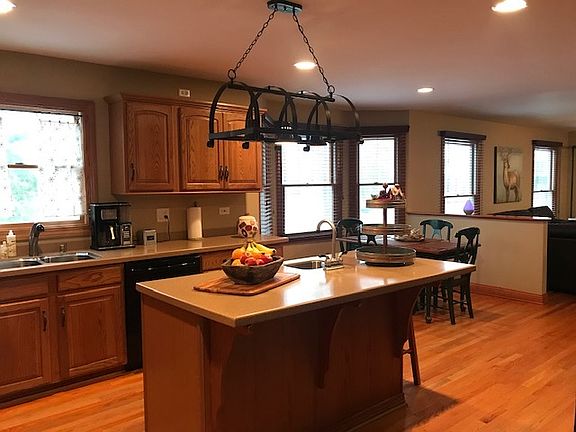 5th image of 1005 Lincoln Dr