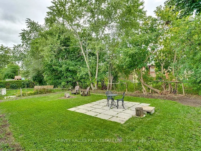 135 Combe Ave — Photo 34