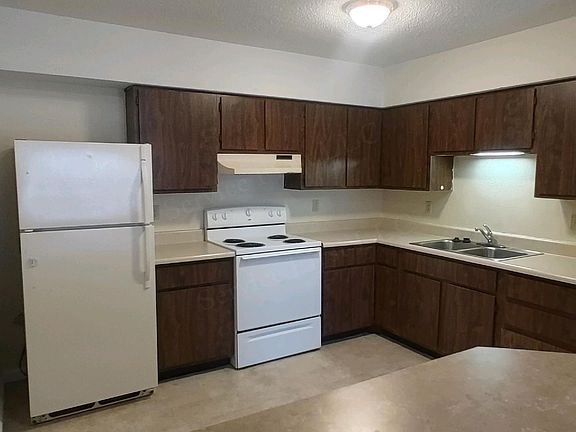 2nd image of 912 N Walnut Ave #6