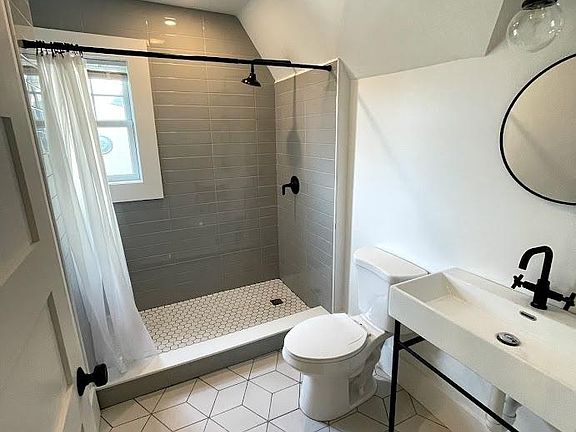 4th image of 8 1/2 Barnes St #3