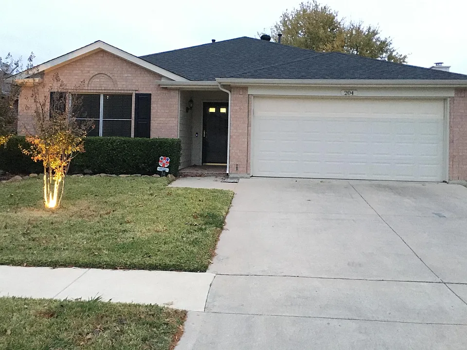 204 Lochwood Dr