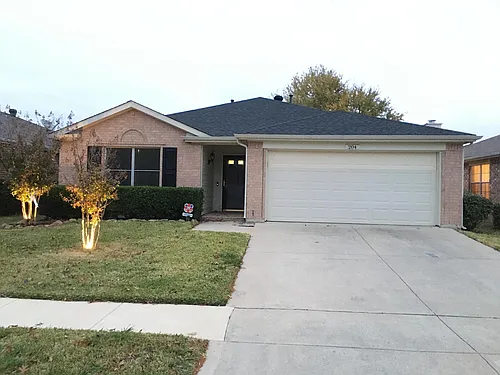 204 Lochwood Dr Photo 1