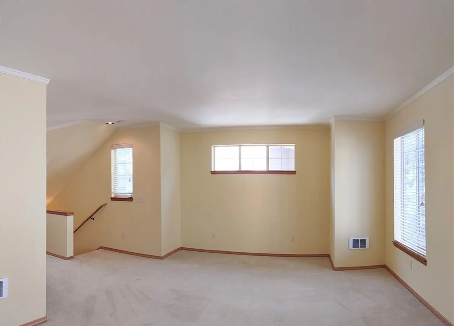 Spacious 3 Bedroom 2.5 Bath Condo Located in Cle Elum! — Photo 3