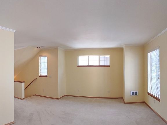 3rd image of 210 Sage Brook Ln