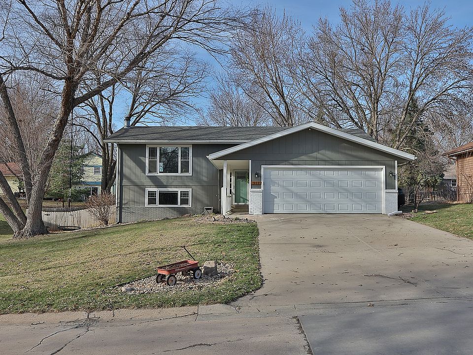1st image of 912 Park Ln