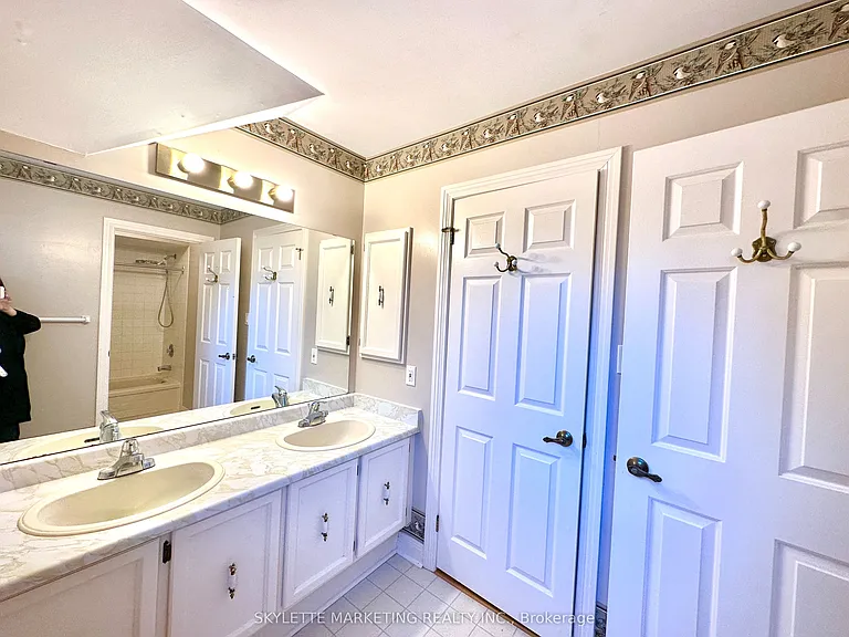 8 Blue Grass Dr — Photo 27