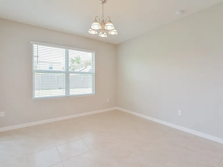 3905 Crimson Clover Dr — Photo 8