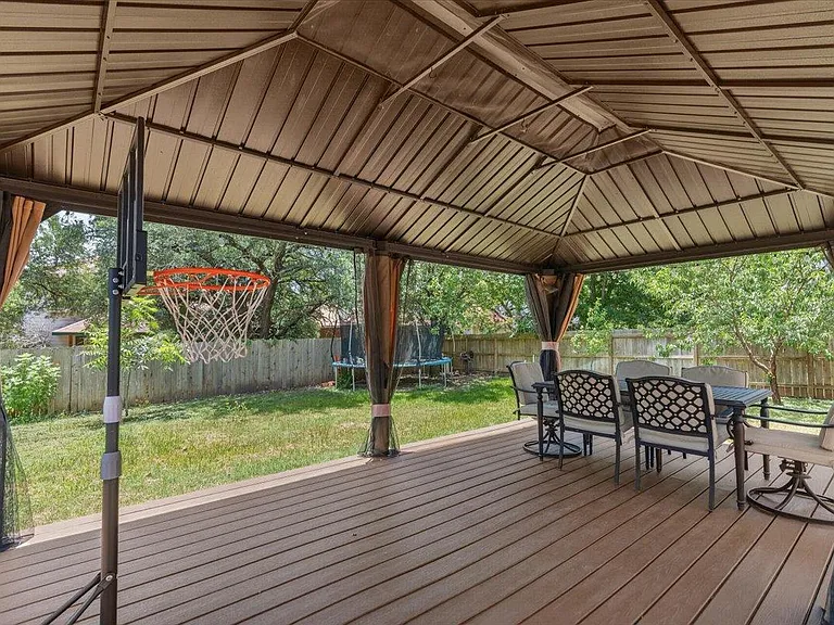 706 Hilltop Dr — Photo 15