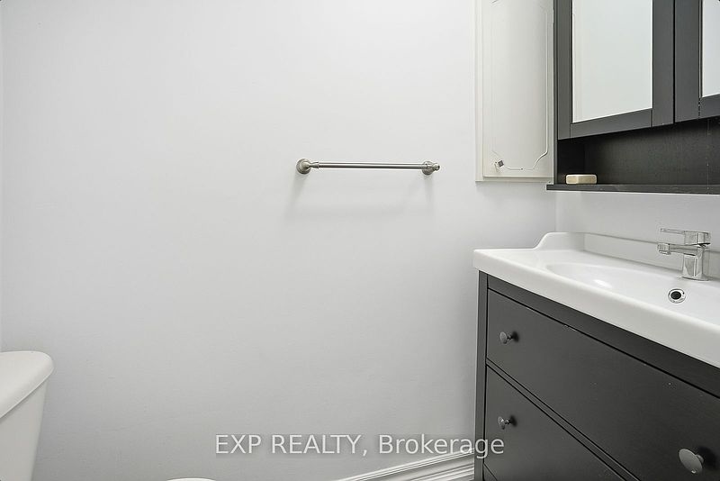 Toronto House for rent - 4 Bedrooms — photo 21