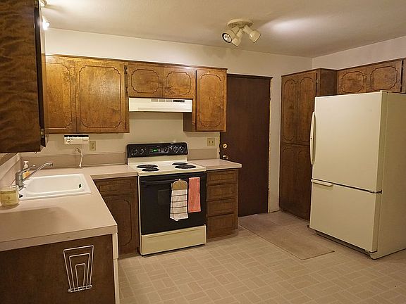 3rd image of 7521 NE 104th Ave