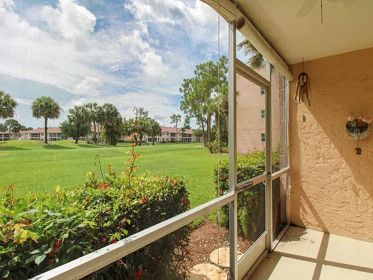 175 Turtle Lake Ct #111 — Photo 32