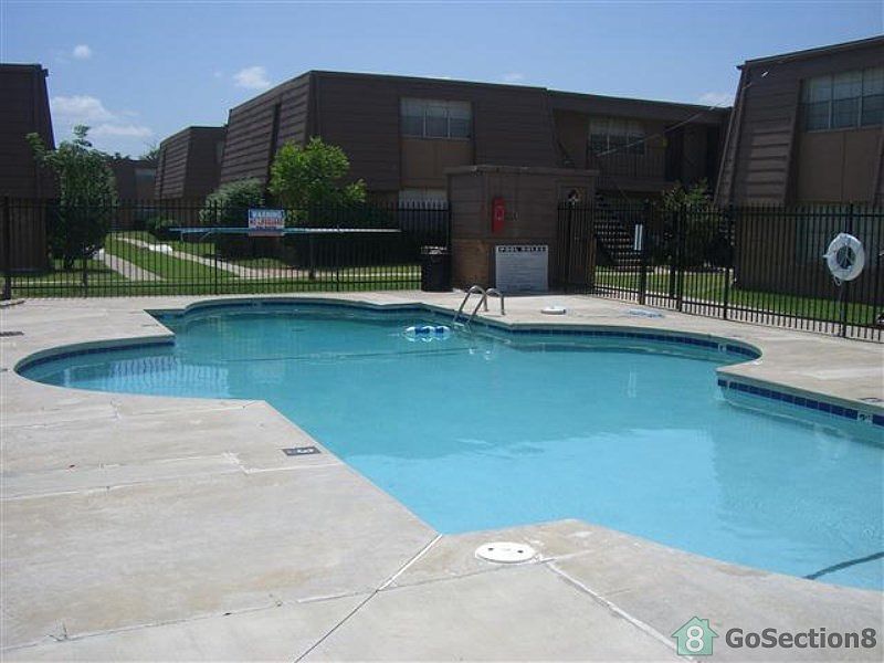 2nd image of 6020 S May Ave APT 401