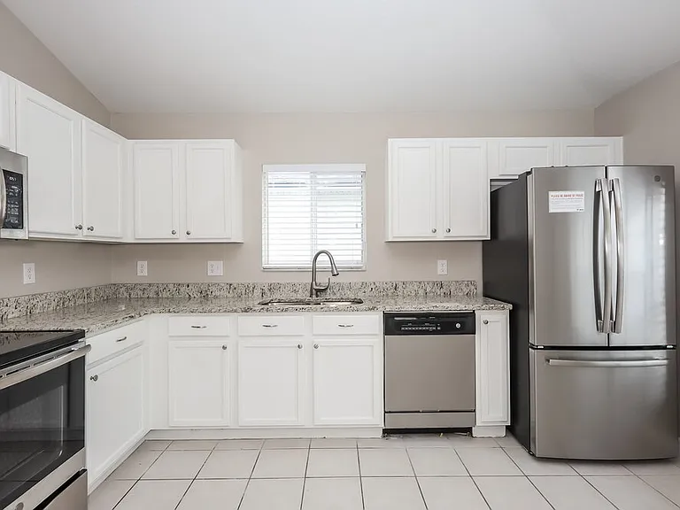 7002 Crown Lake Dr — Photo 5