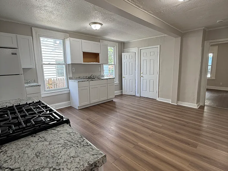 46 Liberty St #1 — Photo 6
