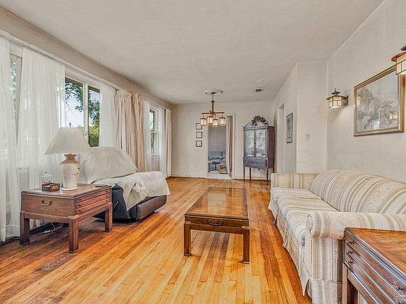 4th image of 1735 E Hatton St