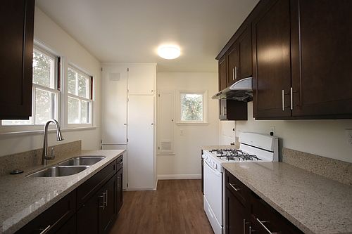 1st image of 1373 N Holliston Ave