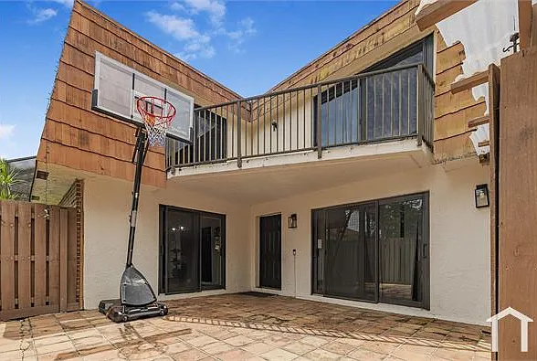 3 bed, 1344 sqft, $3,400 — Photo 3