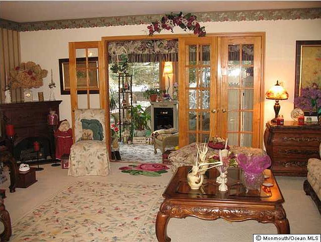 2nd image of 70 Ellsworth Court