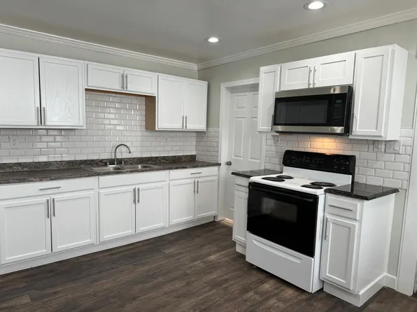 30 3rd St, Larksville, PA 18651