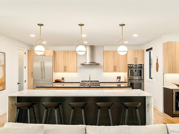 2nd image of 2485 Oak Street