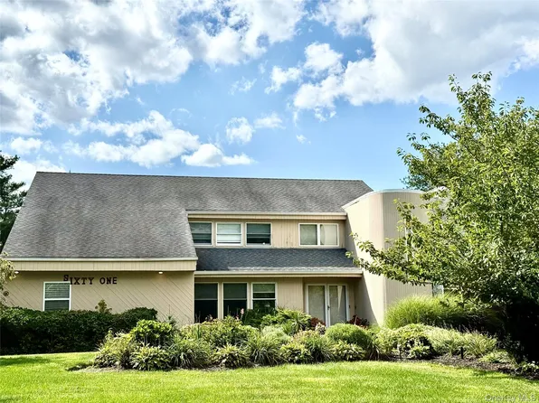 61 Villanova Lane, Dix Hills, NY 11746