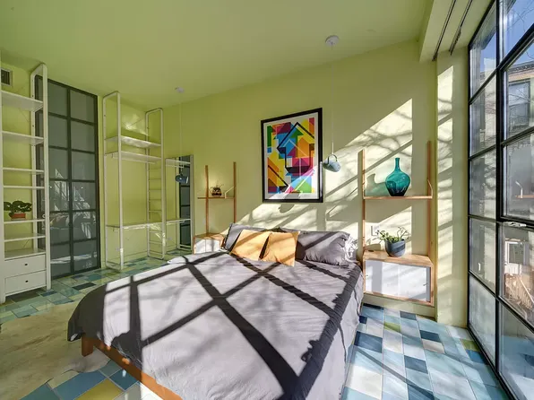 290 Bleecker Street image 11 of 29