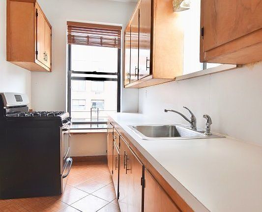 2nd image of 338 E 120th St APT 4